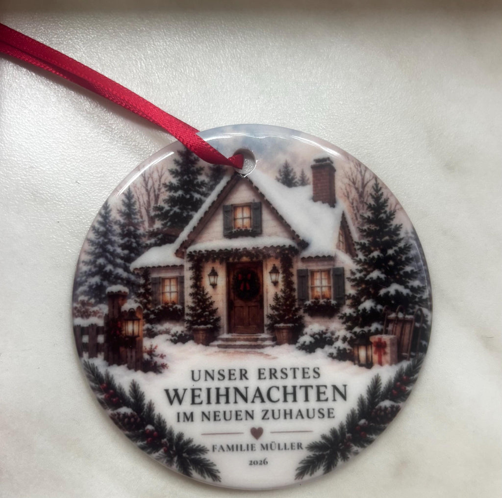 Unser erstes Weihnachten im neuen Zuhause | Personalisiertes Weihnachtsornament | Weihnachtsanhänger mit Name & Jahr | Geschenk Einzug