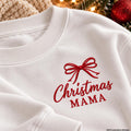 Christmas Mama Sweatshirt bestickt | Mama Weihnachtspullover | Weihnachtsgeschenk für Mama | Gildan 18000 Unisex Pullover mit Schleife